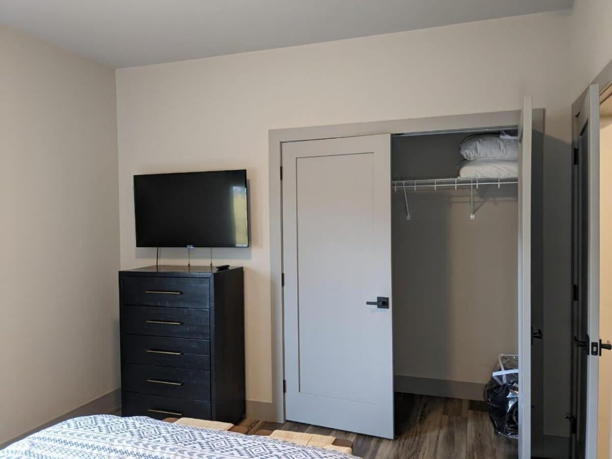 Modern Condo 210 Just Blocks From Lake Michigan Traverse City Exterior foto